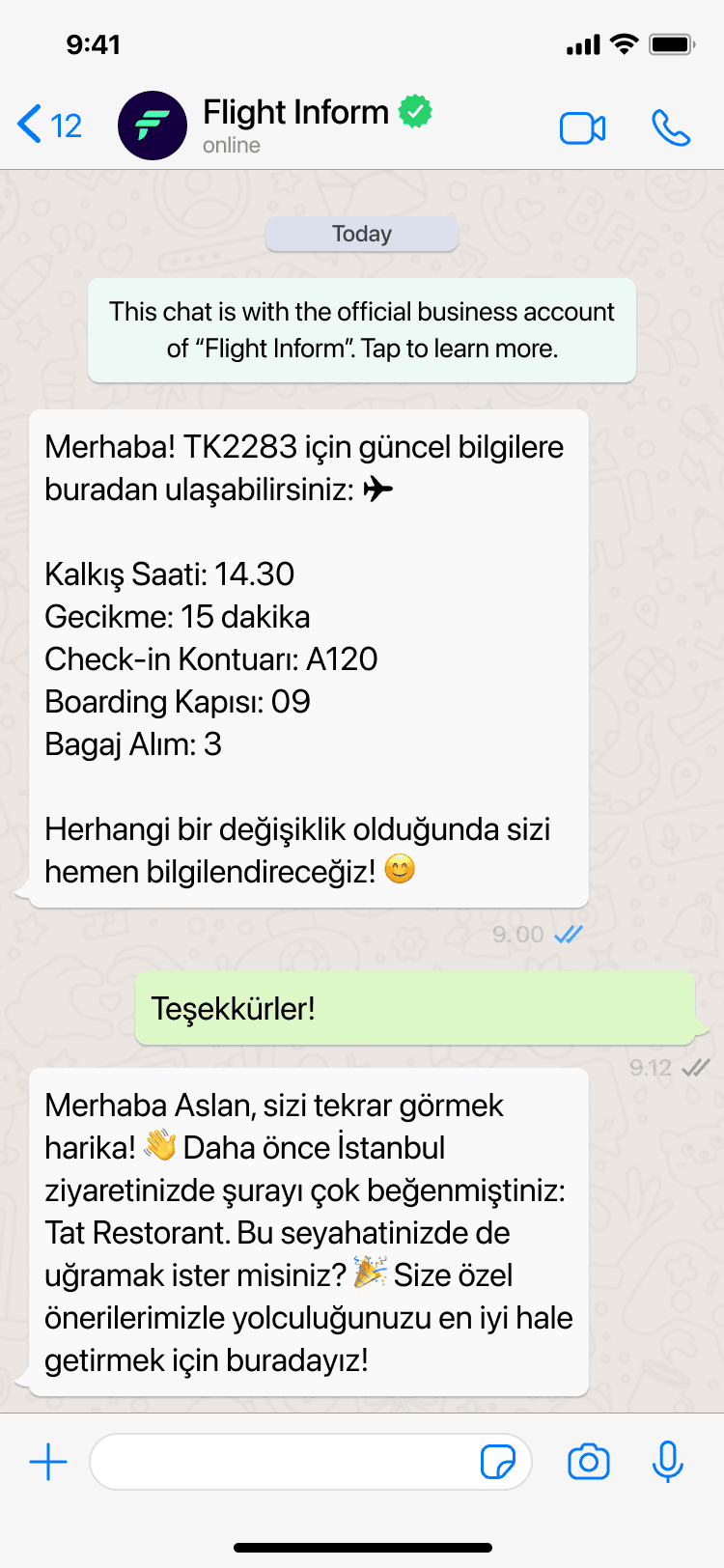 Flight Inform işletme hesabından, TK2283 uçuşu için gerçek zamanlı uçuş bilgisi gösteren WhatsApp sohbeti: kalkış, gecikme, check-in kontuarı, kapı ve bagaj bandı.